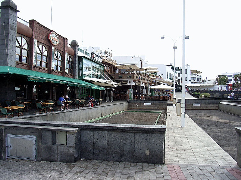 Lanzarote146.jpg - Restaurangerna i hamnen...en del...