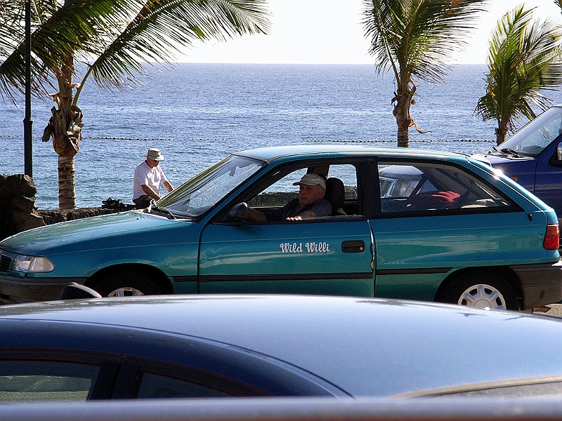 Lanzarote163.jpg - Undrar om det är hans bil????  :-))